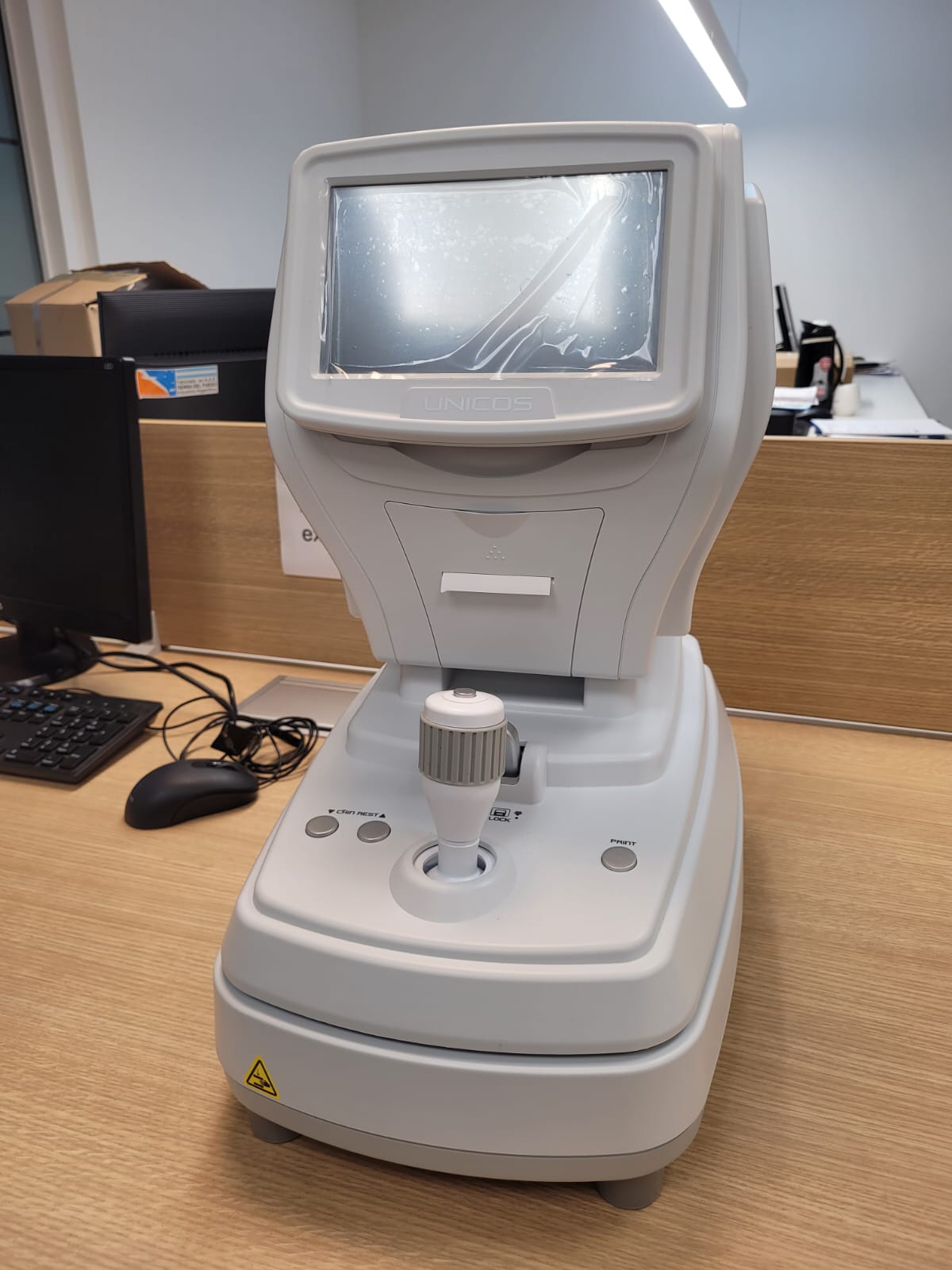 Autorefractor queratómetro URK 800 A