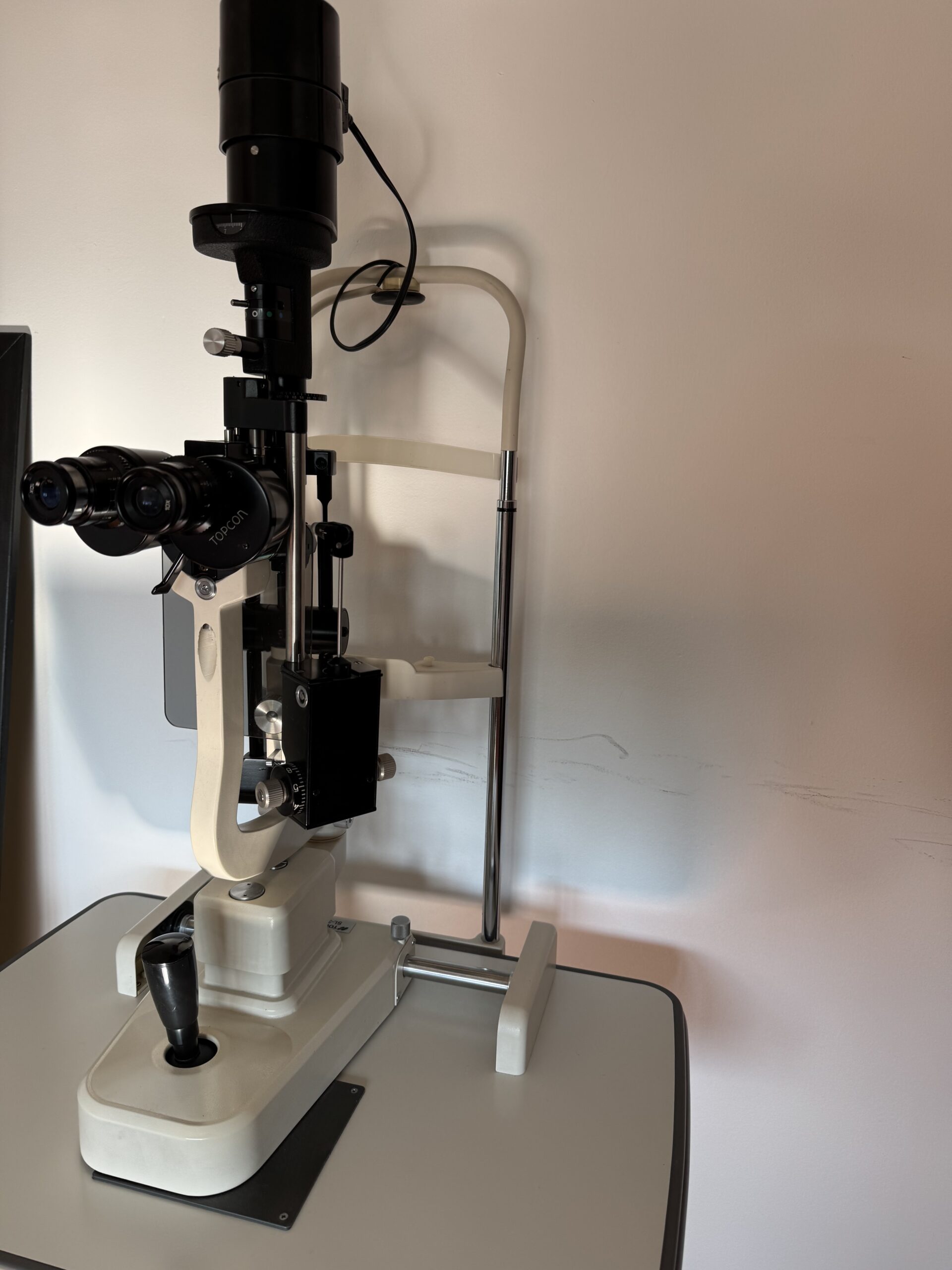 Lampara De Hendidura Topcon Con Tonometro De Aplanamiento