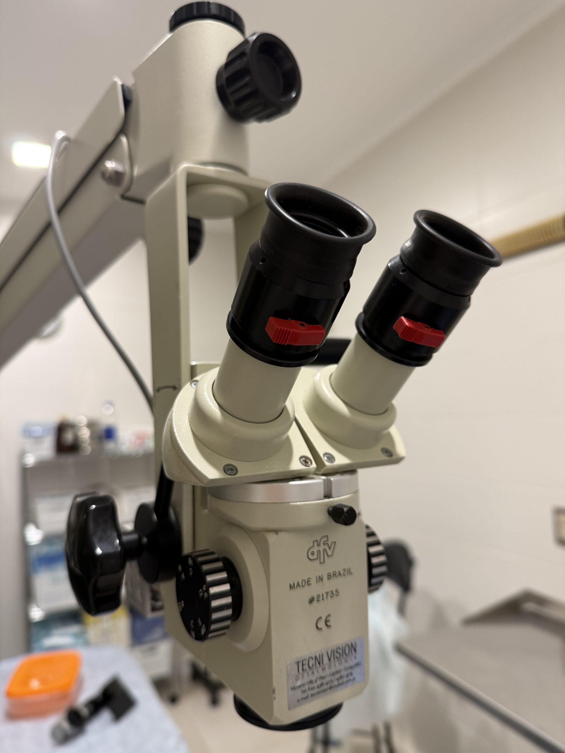 Microscopio quirúrgico